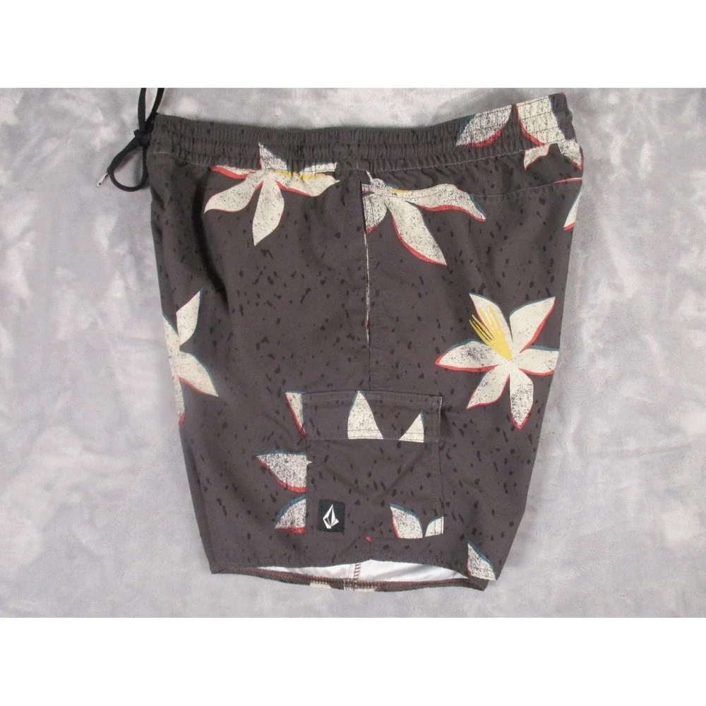 Volcom Board Swim shorts Men XL Elastic‎ Waist Draw Sting Pockets Black Floral